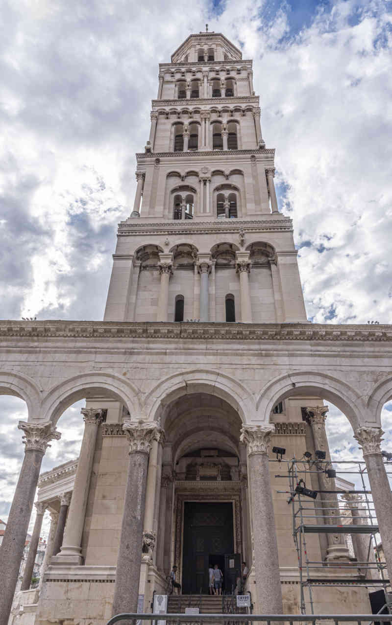Croacia - Split 11 - palacio de Diocleciano - catedral de San Domnión.jpg